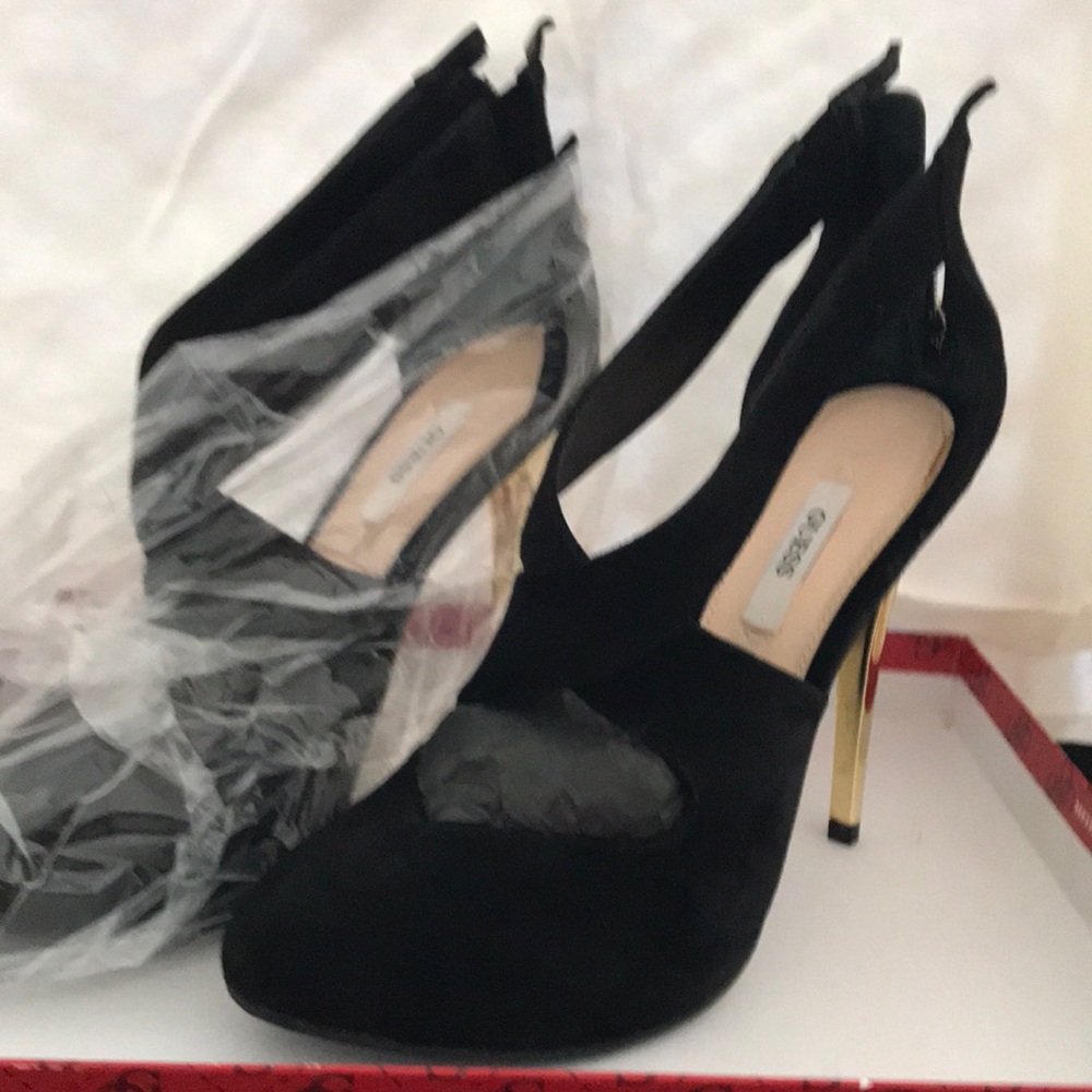 Guess Platforms Style Ramona cross black zip back suede gold heel NWB 8M